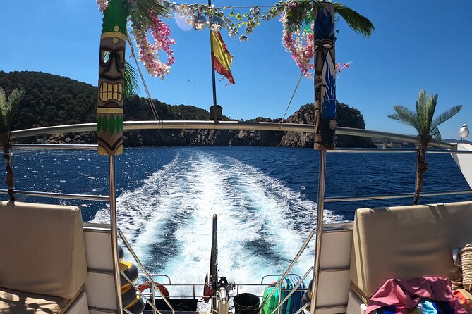 3-Hour Northwest Coast Excursion: Aquarium and Islas Margaritas - Onboard drinks and snacks: the part that makes the boat ride feel easy