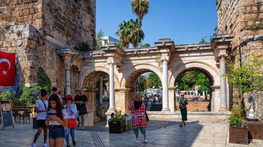 Antalya: Aquarium and Old Town Guided Tour - Who this tour is best for (and who should skip it)