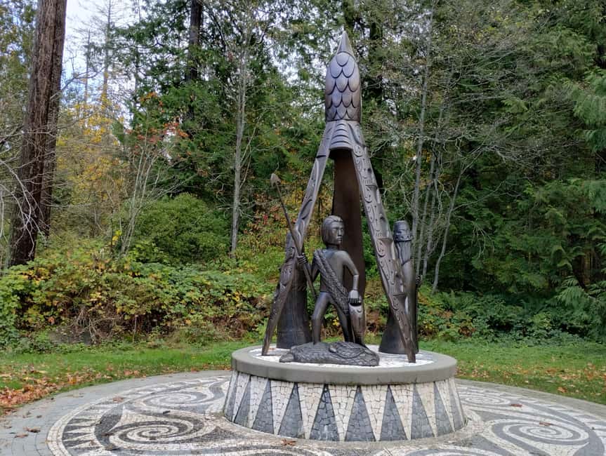 Aquarium & StanleyPark+20 Gem Spots+City/Vip Car+Small Group - Rose Garden, Pavilion, and Brockton Point Lighthouse: classic Stanley Park scenery