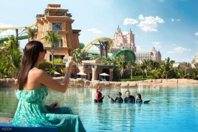 Atlantis Aquaventure and Lost Chambers Aquarium combo Ticket - Lost Chambers Aquarium: tunnels, tunnels, and more than 65,000 animals