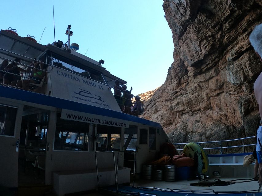 Ibiza: Boat Trip to Margaritas Islands and Aquarium Ticket - Ses Margalides and the Margaritas Islands area: aperitif, snacks, and relaxed sea time