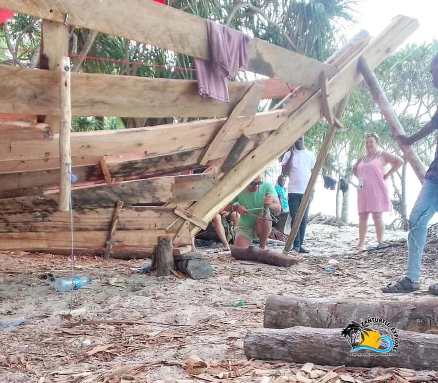 Nungwi Village Tour & Swim with Turtles at Mnarani Aquarium - Mnarani Natural Aquarium: Coral Bedrock, Waves, and Tides