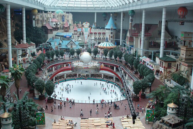 Private tour Lotte World,Tower,Aquarium(All Tickets are included) - Lotte World Aquarium: 13 zones, 85m underwater tunnel, 55,000 marine animals