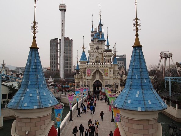 Private Tour to Lotte Tower, Aquarium and Lotte world Theme park - Seoul Sky at Lotte World Tower: skyline photos from 117–123