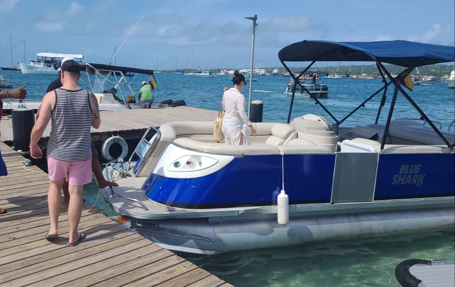 San Andres: Private Boat Trip with Aquarium and Beach Stops - What makes this private San Andrés boat trip feel worth it