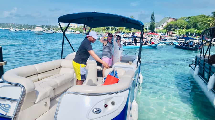 San Andres: Private Boat Trip with Aquarium and Beach Stops - Your starting point at Muelle de la Policia (and how to not waste time)