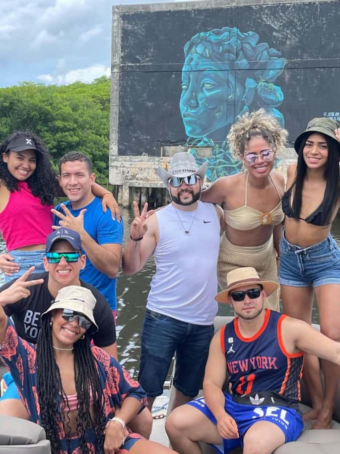 San Andres: Private Boat Trip with Aquarium and Beach Stops - Price and value: $422 per group up to 4