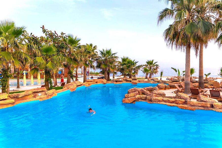 Seapark: Swimming in Pool Aquarium with Authentic Creatures - Snorkeling all day in the aquarium: fish, reefs, amphoras, and the gear you get