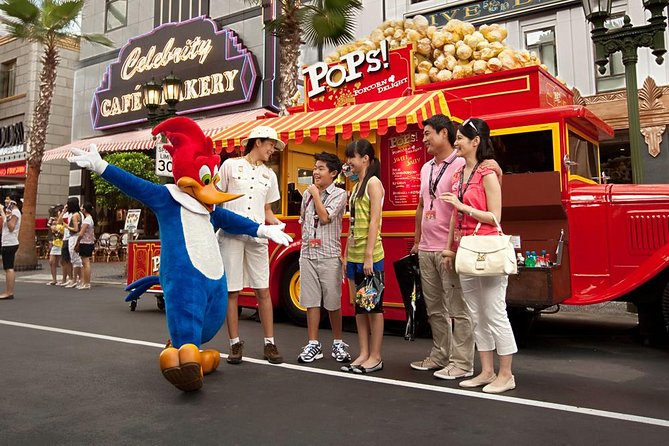 Singapore Universal Studio & S.E.A Aquarium-COMBO One-Day Pass(Shared transfer) - Universal Studios Singapore: Hollywood thrills and dueling coasters