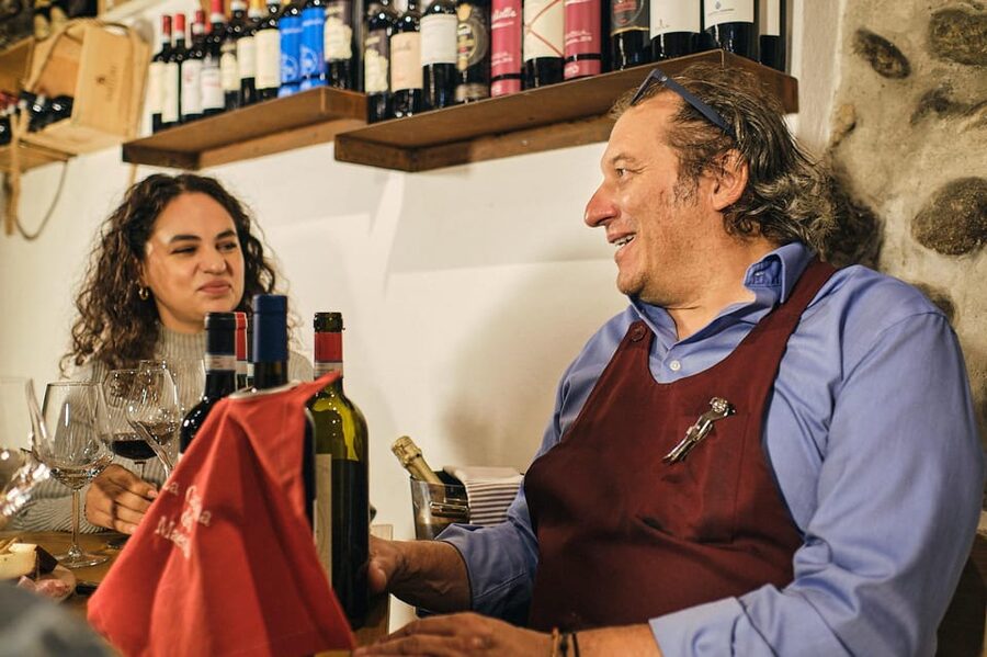 Wine Tasting near the Aquarium of Genoa - How the Tasting Works: Sight, Smell, Taste (and pairing that clicks)